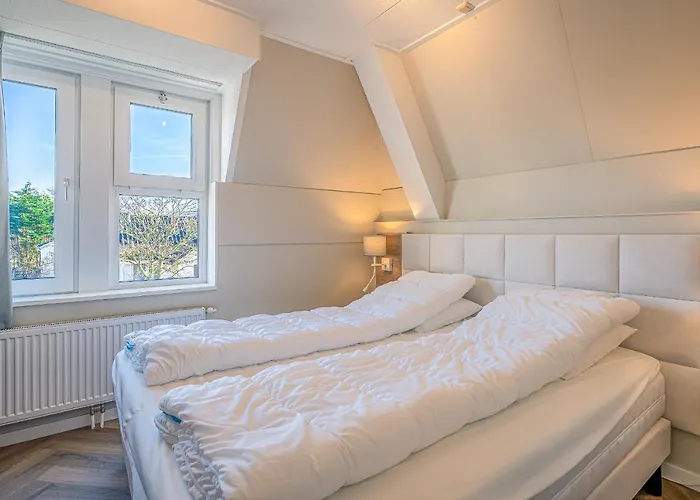 Appartement Zeedistel 28 *